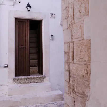 Casa In Pieno Centro Dimora Pietre E Calce Locorotondo