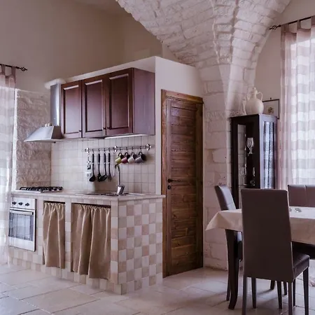 Casa In Pieno Centro Dimora Pietre E Calce Locorotondo