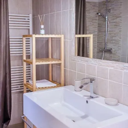 Casa In Pieno Centro Dimora Pietre E Calce דירה לוקורוטונדו